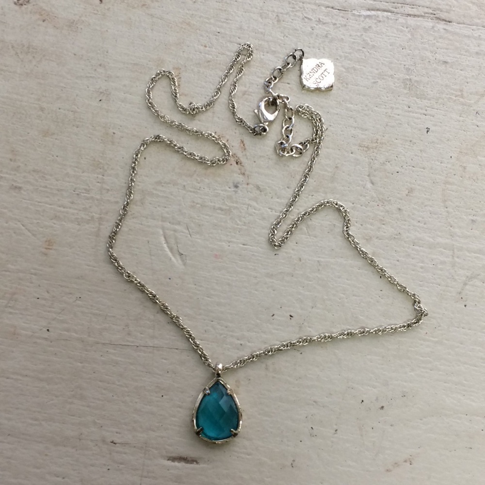 Kendra Scott drop necklace